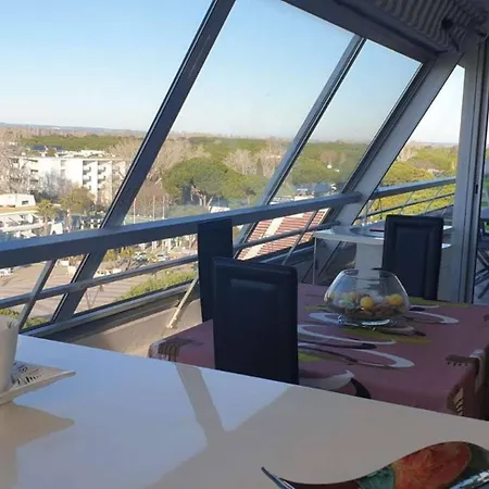 Avec Piscine, T4 Pour 6 N113 La Grande-Motte